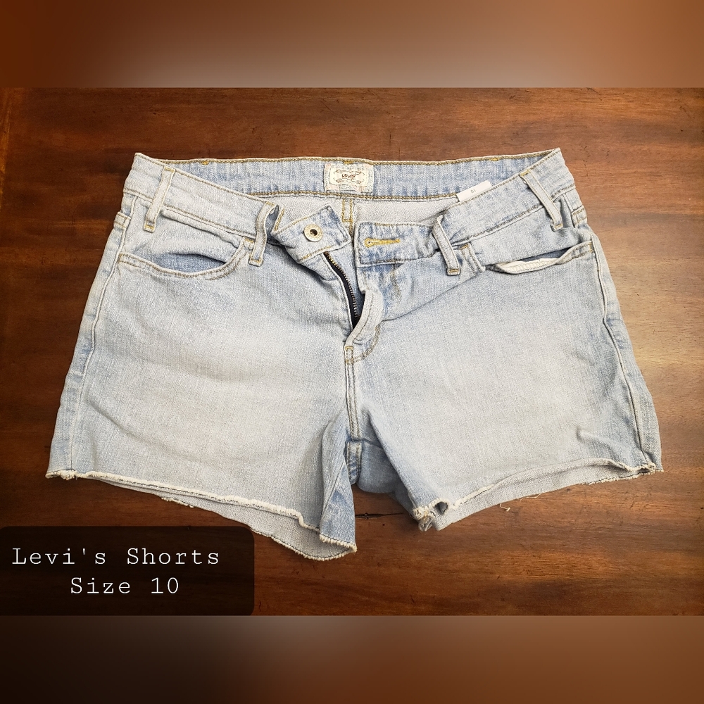 Levi's Shorts